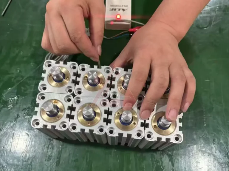 How to Take a Hydraulic Cylinder Apart