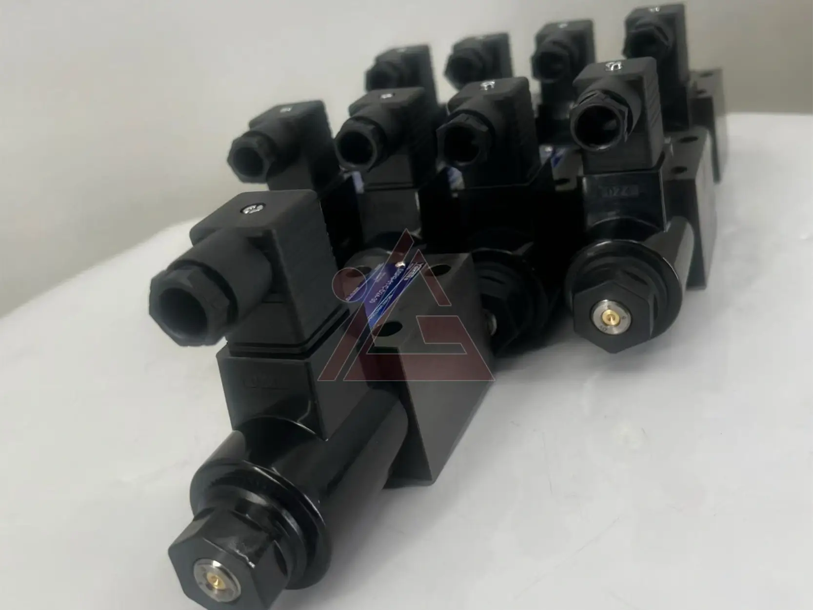 How to Choose the Right Hydraulic Valve for Your Cylinder System